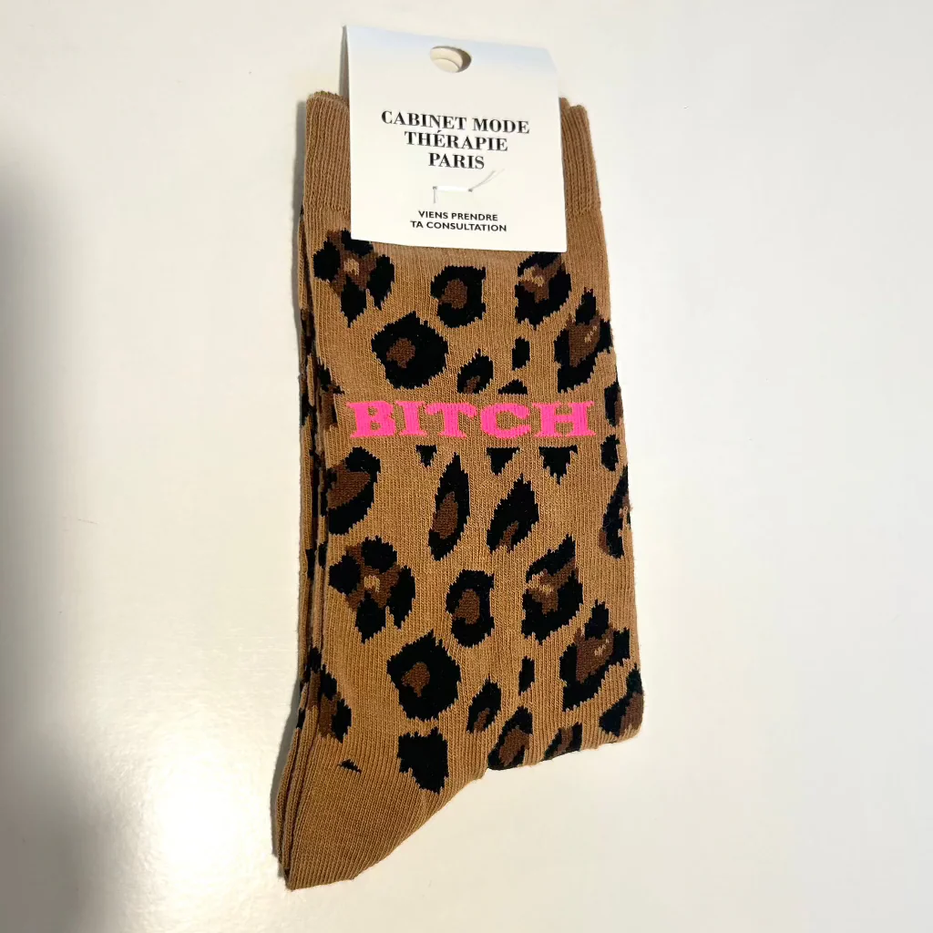 Chaussette "Bitch" Léopard - Cabinet Mode Thérapie – Image 2